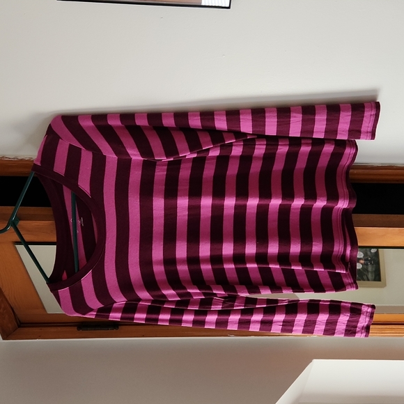 Eddie Bauer long-sleeve shirt, size medium, dark and light pink stripes. - Picture 1 of 4